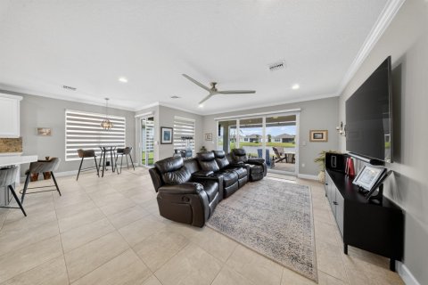 House in Port St. Lucie, Florida 3 bedrooms, 219.06 sq.m. № 2175393 - photo 13