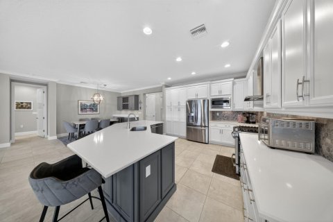 House in Port St. Lucie, Florida 3 bedrooms, 219.06 sq.m. № 2175393 - photo 9