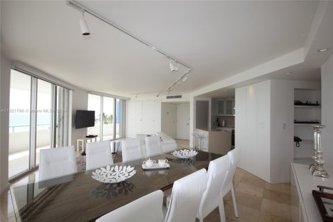 Condominio en alquiler en Miami Beach, Florida, 2 dormitorios, 126.35 m2 № 1979202 - foto 3