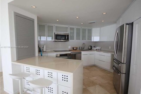 Condominio en alquiler en Miami Beach, Florida, 2 dormitorios, 126.35 m2 № 1979202 - foto 10
