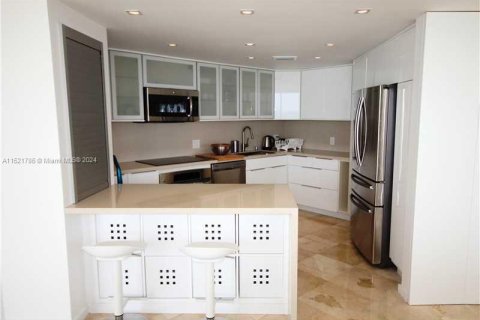 Condominio en alquiler en Miami Beach, Florida, 2 dormitorios, 126.35 m2 № 1979202 - foto 12