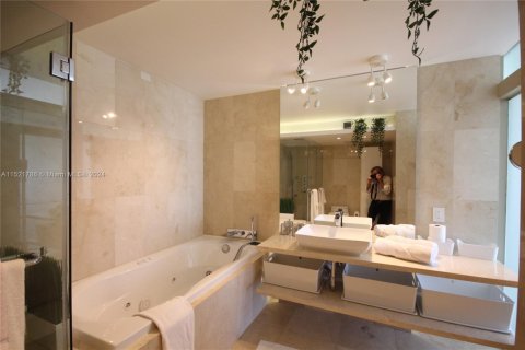 Condominio en alquiler en Miami Beach, Florida, 2 dormitorios, 126.35 m2 № 1979202 - foto 23