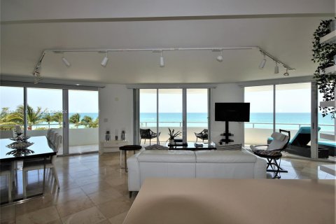 Condominio en alquiler en Miami Beach, Florida, 2 dormitorios, 126.35 m2 № 1979202 - foto 6