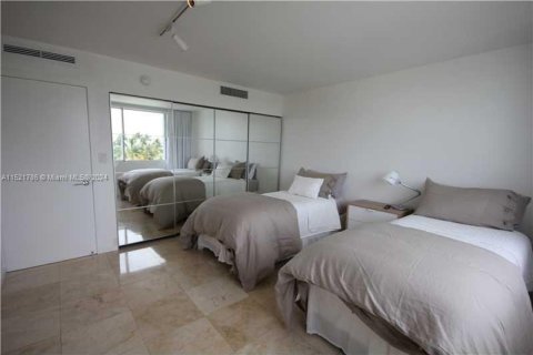 Condominio en alquiler en Miami Beach, Florida, 2 dormitorios, 126.35 m2 № 1979202 - foto 25