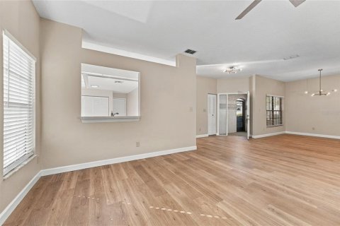 Villa ou maison à vendre à Orlando, Floride: 2 chambres, 148.09 m2 № 2435074 - photo 3