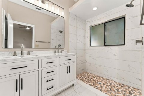 Villa ou maison à vendre à Orlando, Floride: 2 chambres, 148.09 m2 № 2435074 - photo 4