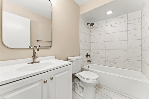 Villa ou maison à vendre à Orlando, Floride: 2 chambres, 148.09 m2 № 2435074 - photo 6