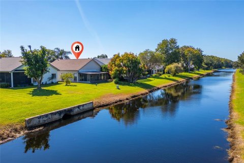 Villa ou maison à vendre à Orlando, Floride: 2 chambres, 148.09 m2 № 2435074 - photo 2