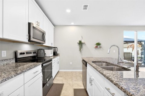 Casa en venta en Winter Haven, Florida, 4 dormitorios, 219.62 m2 № 2103606 - foto 16