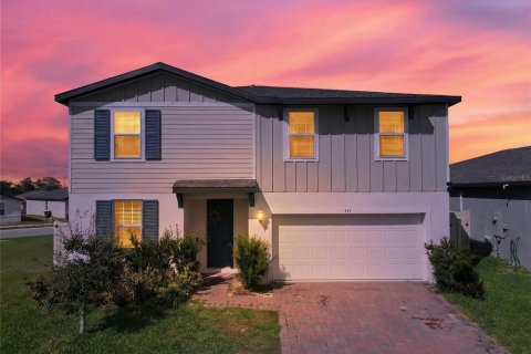 House in Winter Haven, Florida 4 bedrooms, 219.62 sq.m. № 2103606