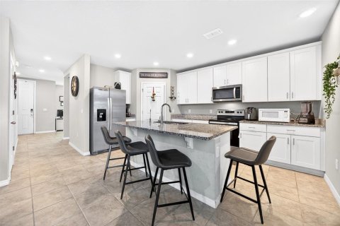 Casa en venta en Winter Haven, Florida, 4 dormitorios, 219.62 m2 № 2103606 - foto 13