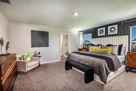 Casa en venta en Zephyrhills, Florida, 5 dormitorios, 268.67 m2 № 1909678 - foto 11