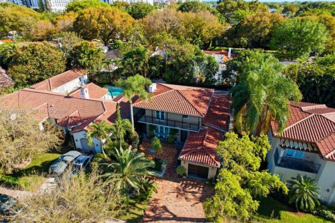 Купить виллу или дом в Корал-Гейблс, Флорида 3 спальни, № 2048764 - фото 4