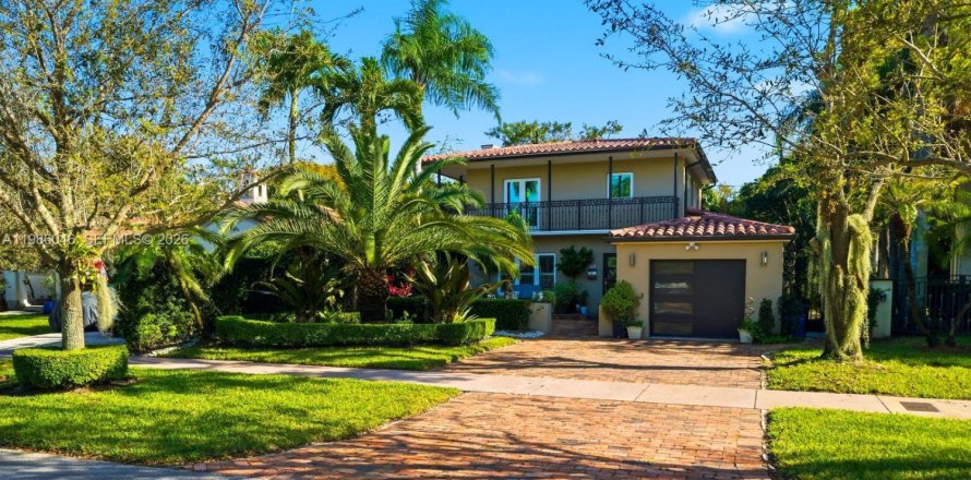 Дом в Корал-Гейблс, Флорида 3 спальни № 2048764