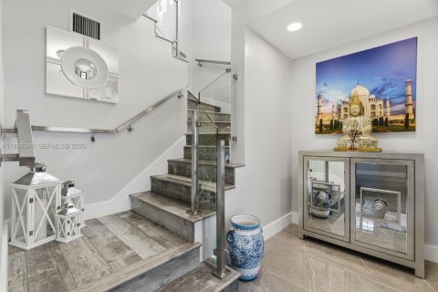 Купить виллу или дом в Корал-Гейблс, Флорида 3 спальни, № 2048764 - фото 21