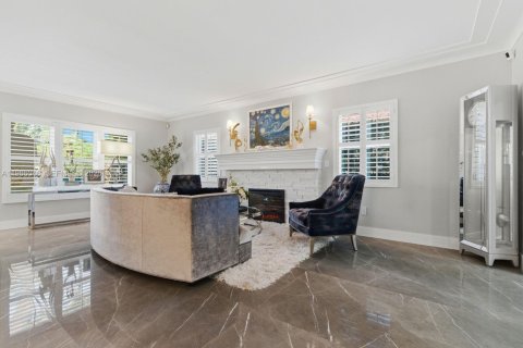 Купить виллу или дом в Корал-Гейблс, Флорида 3 спальни, № 2048764 - фото 10