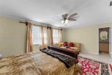 Townhouse in Cutler Bay, Florida 4 bedrooms, 179.67 sq.m. № 2043729 - photo 21