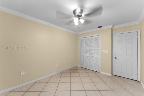 Townhouse in Cutler Bay, Florida 4 bedrooms, 179.67 sq.m. № 2043729 - photo 15
