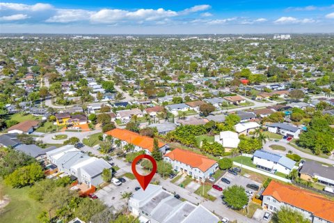 Townhouse in Cutler Bay, Florida 4 bedrooms, 179.67 sq.m. № 2043729 - photo 28