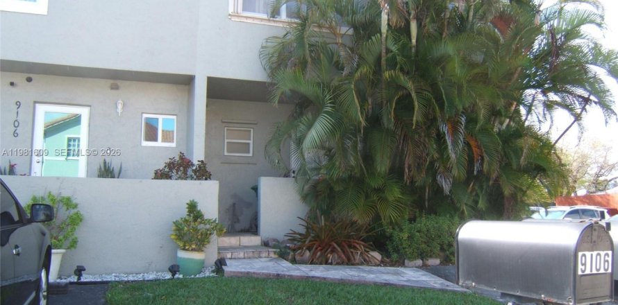 Townhouse in Cutler Bay, Florida 4 bedrooms, 179.67 sq.m. № 2043729