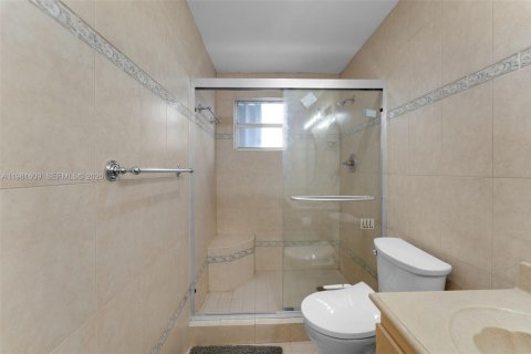 Townhouse in Cutler Bay, Florida 4 bedrooms, 179.67 sq.m. № 2043729 - photo 23