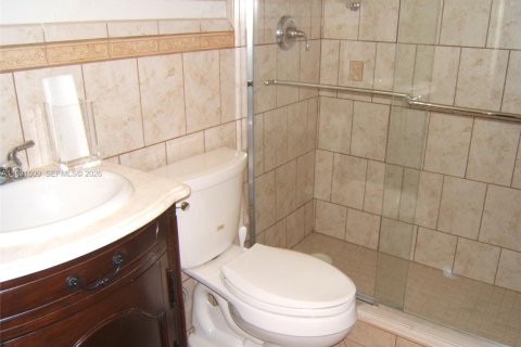 Townhouse in Cutler Bay, Florida 4 bedrooms, 179.67 sq.m. № 2043729 - photo 8