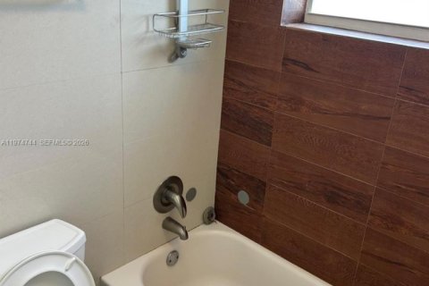 Copropriété à vendre à North Bay Village, Floride: 1 chambre, 60.94 m2 № 2046131 - photo 9