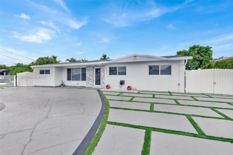 Casa en alquiler en Miami, Florida, 4 dormitorios, 159.51 m2 № 2031310 - foto 3