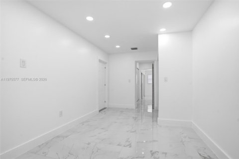 Casa en alquiler en Miami, Florida, 4 dormitorios, 159.51 m2 № 2031310 - foto 20