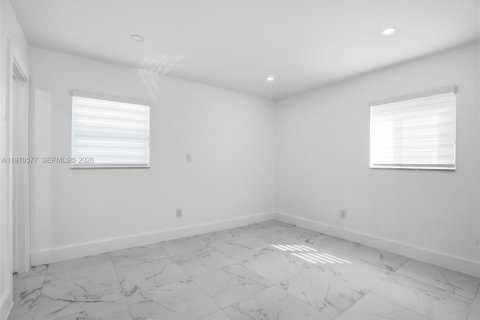 Casa en alquiler en Miami, Florida, 4 dormitorios, 159.51 m2 № 2031310 - foto 14