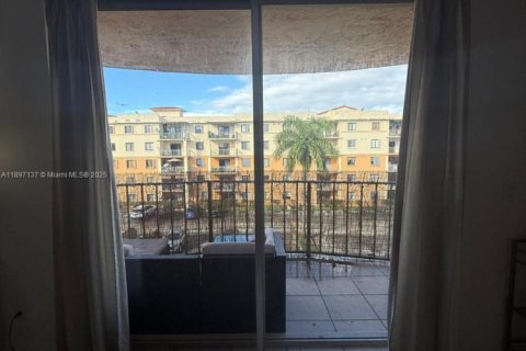Condominio en alquiler en Miami, Florida, 2 dormitorios, 80.82 m2 № 1948718 - foto 9