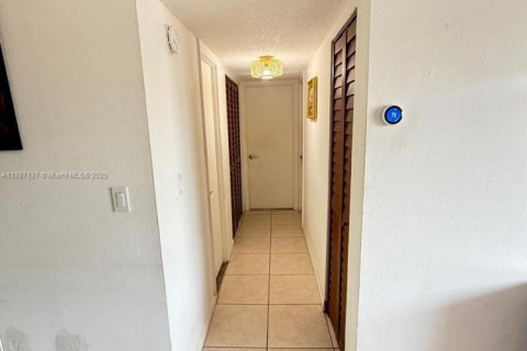 Condominio en alquiler en Miami, Florida, 2 dormitorios, 80.82 m2 № 1948718 - foto 8