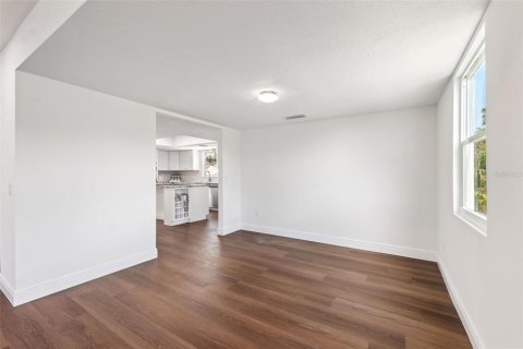 Casa en venta en Seminole, Florida, 4 dormitorios, 209.22 m2 № 1866118 - foto 10
