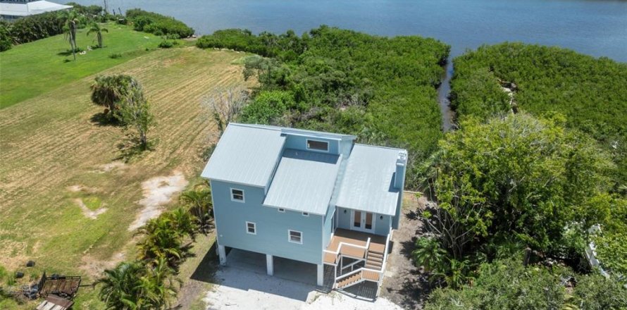 Casa en Seminole, Florida 4 dormitorios, 209.22 m2 № 1866118