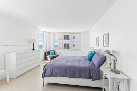 Condominio en venta en Miami Beach, Florida, 2 dormitorios, 122.63 m2 № 1860572 - foto 30