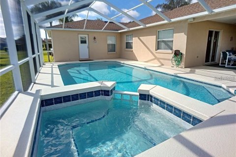 Villa ou maison à vendre à Davenport, Floride: 4 chambres, 167.41 m2 № 1760040 - photo 2