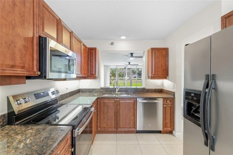 Condo in Bradenton, Florida, 2 bedrooms № 2155672 - photo 8