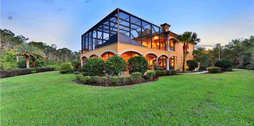 House in Sebring, Florida 5 bedrooms, 792.36 sq.m. № 941282