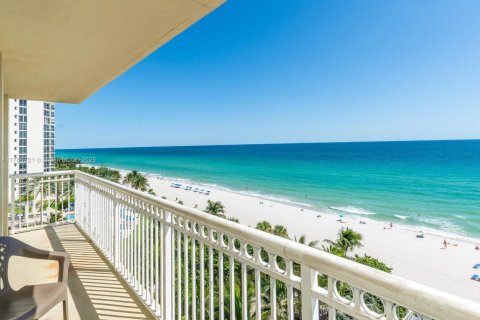 Condominio en venta en Sunny Isles Beach, Florida, 1 dormitorio, 40.88 m2 № 1715851 - foto 15