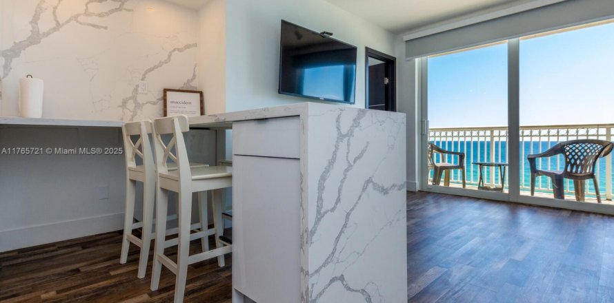 Condominio en Sunny Isles Beach, Florida, 1 dormitorio № 1715851