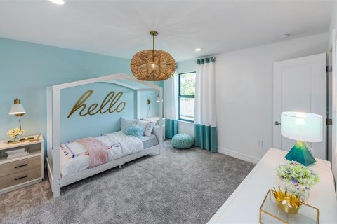 House in SAPPHIRE POINT AT LAKEWOOD RANCH in Lakewood Ranch, Florida 4 bedrooms, 268.86 sq.m. № 1661756 - photo 6