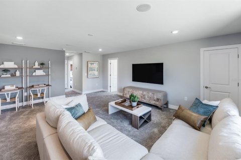 House in SAPPHIRE POINT AT LAKEWOOD RANCH in Lakewood Ranch, Florida 4 bedrooms, 268.86 sq.m. № 1661756 - photo 5