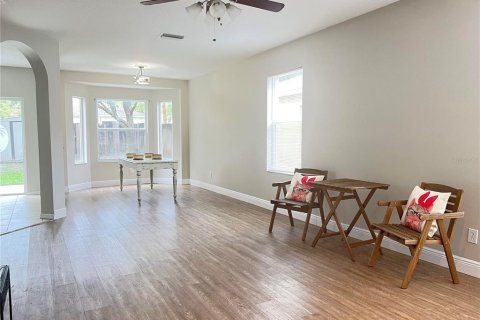 Villa ou maison à louer à Tampa, Floride: 4 chambres, 162.95 m2 № 1900950 - photo 8