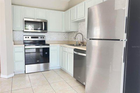 Villa ou maison à louer à Tampa, Floride: 4 chambres, 162.95 m2 № 1900950 - photo 11