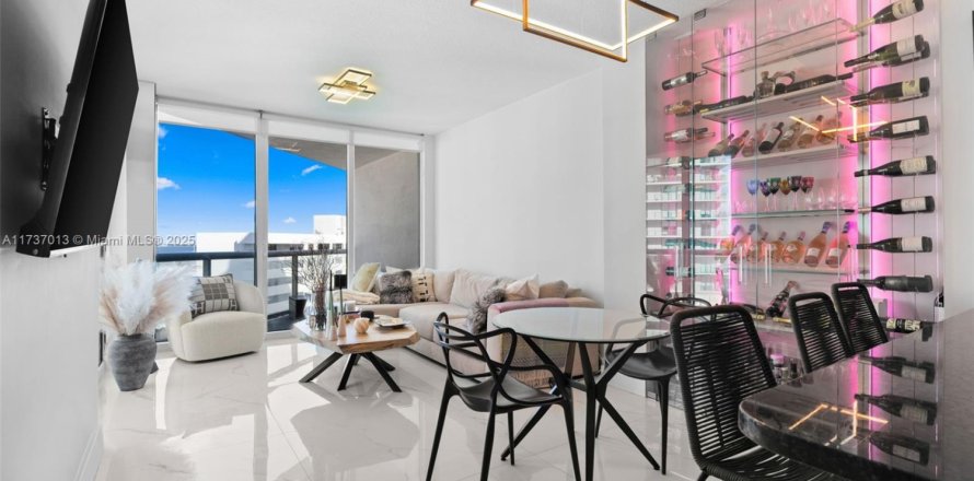 Condominio en Miami, Florida, 1 dormitorio  № 1486298