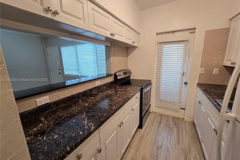Apartamento en alquiler en Miami Beach, Florida, 1 dormitorio, 65.03 m2 № 1944163 - foto 5