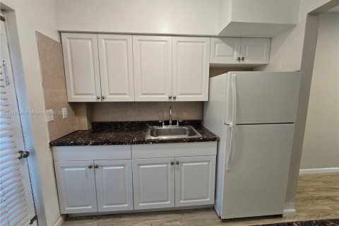 Apartamento en alquiler en Miami Beach, Florida, 1 dormitorio, 65.03 m2 № 1944163 - foto 6