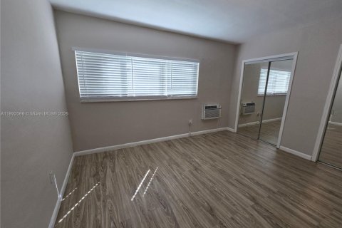 Apartamento en alquiler en Miami Beach, Florida, 1 dormitorio, 65.03 m2 № 1944163 - foto 11