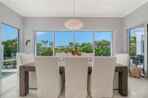 House in Longboat Key, Florida 4 bedrooms, 286.42 sq.m. № 2220496 - photo 25