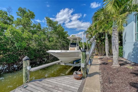 House in Longboat Key, Florida 4 bedrooms, 286.42 sq.m. № 2220496 - photo 22